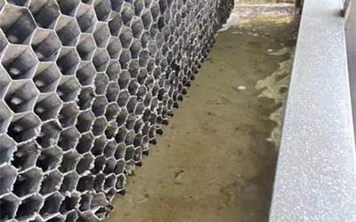 冷却水塔淤泥是如何形成的？ 冷却水塔淤泥的形成-冷却水塔的淤泥是怎么来的？